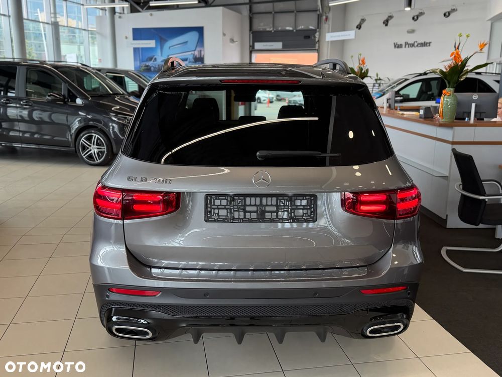 Mercedes-Benz GLB 200 AMG Line 7G-DCT - 9