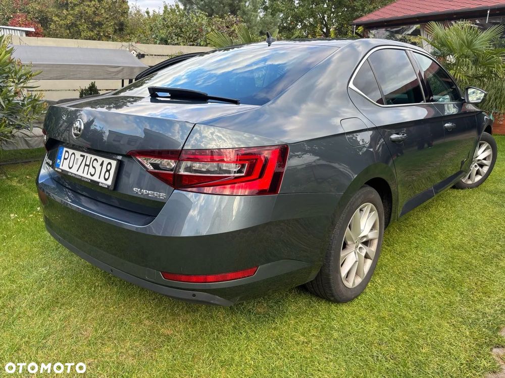 Skoda Superb 2.0 TDI Ambition - 2