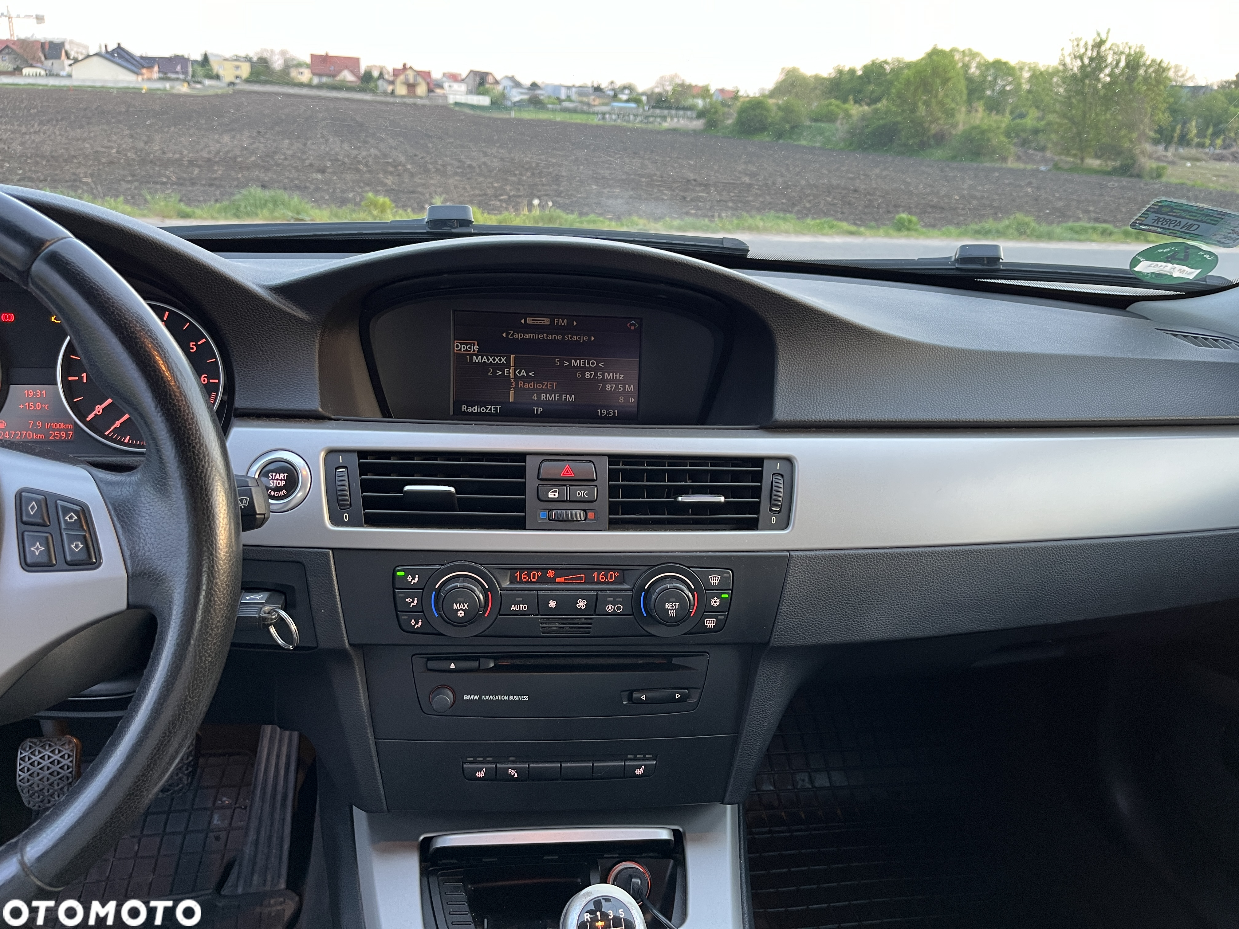 BMW Seria 3 318i - 12