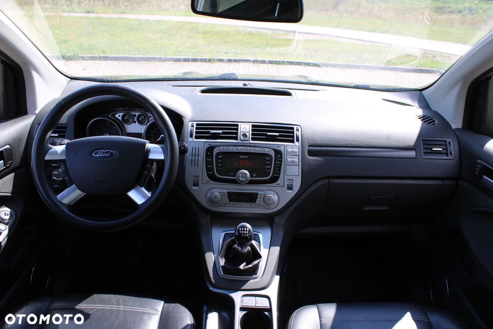 Ford Kuga 2.0 TDCi 2x4 Titanium - 13
