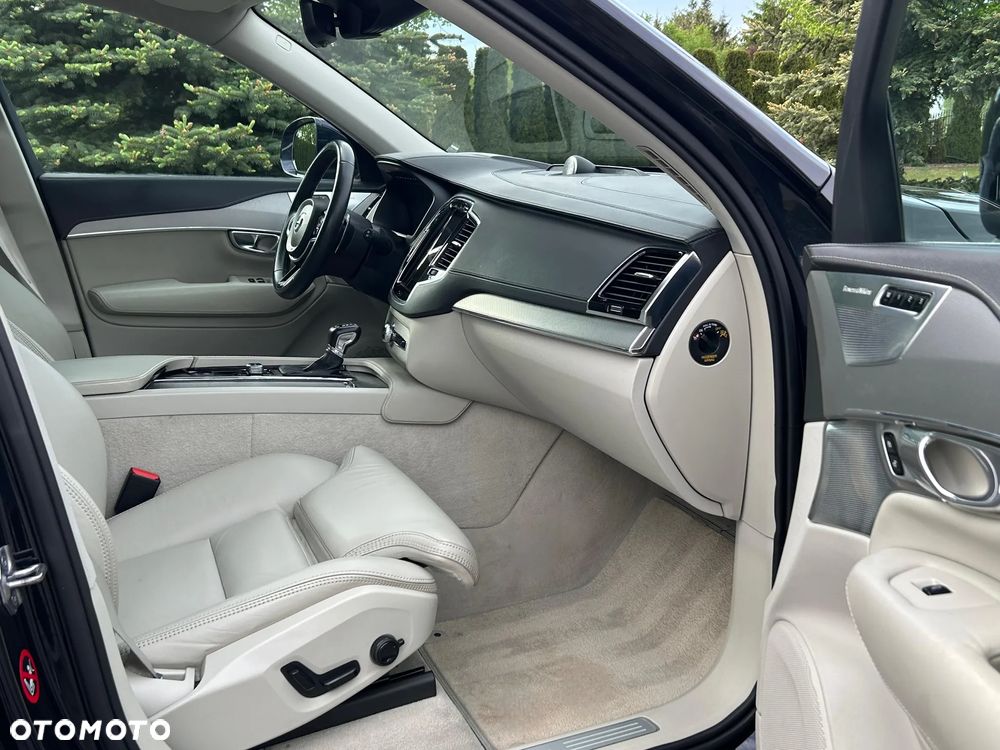Volvo XC 90 D5 SCR AWD Inscription 7os - 34