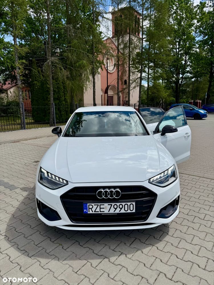 Audi A4 Limousine 40 TFSI S tronic - 1