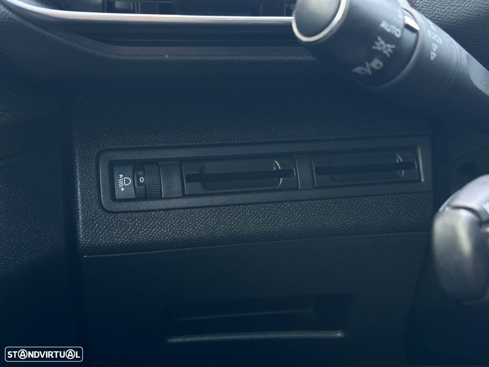 Peugeot 3008 1.5 BlueHDi Allure - 16