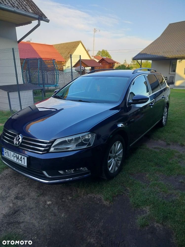 Volkswagen Passat - 4