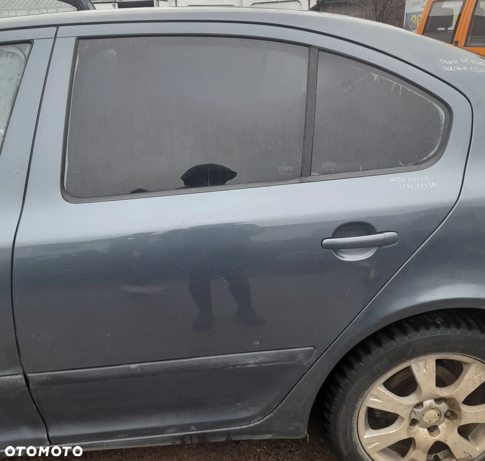 SKODA OCTAVIA II DRZWI LEWY TYŁ LEWE TYLNE LF7V 9901 SEDAN - 1