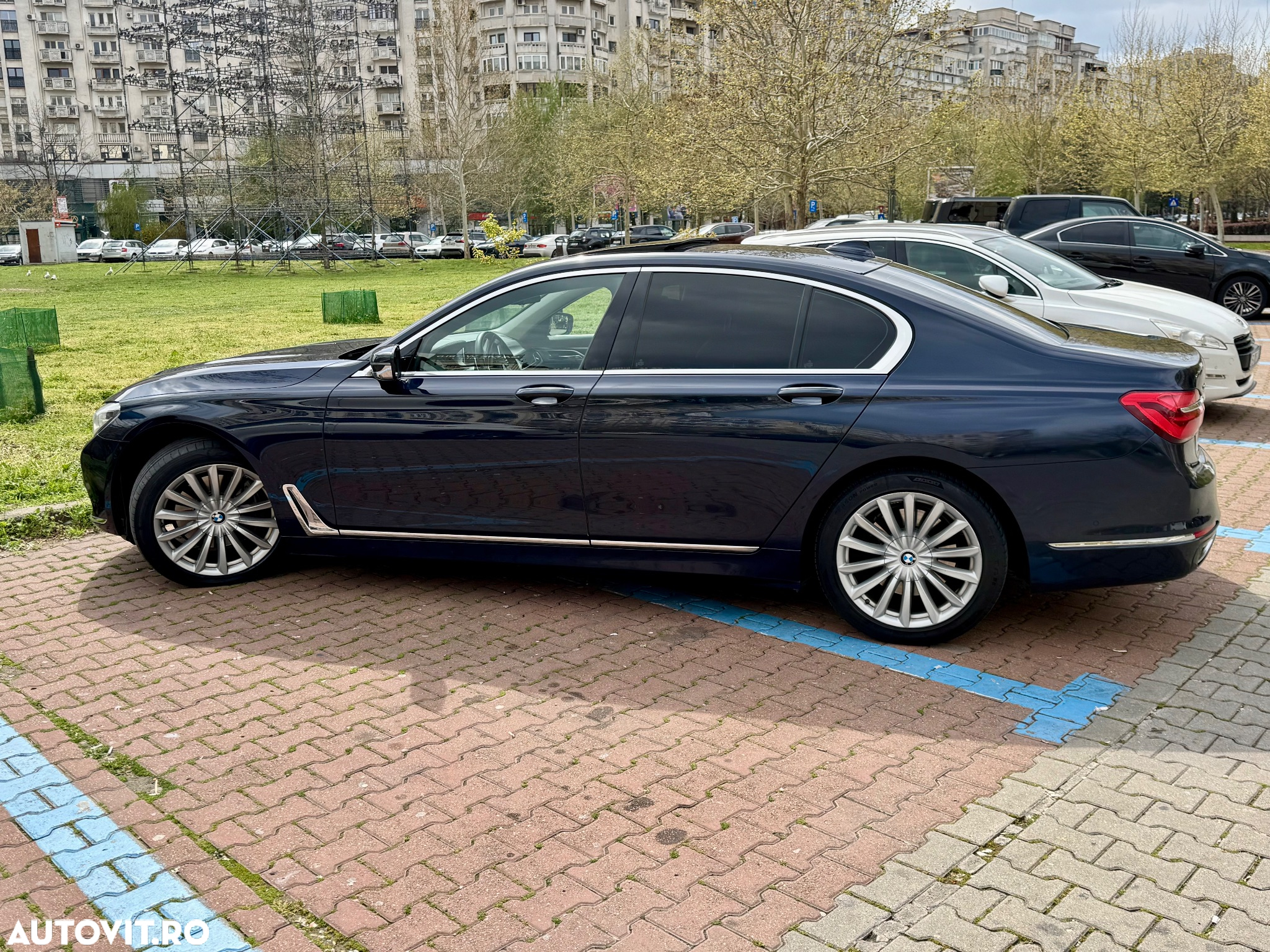 BMW Seria 7 740d xDrive - 23