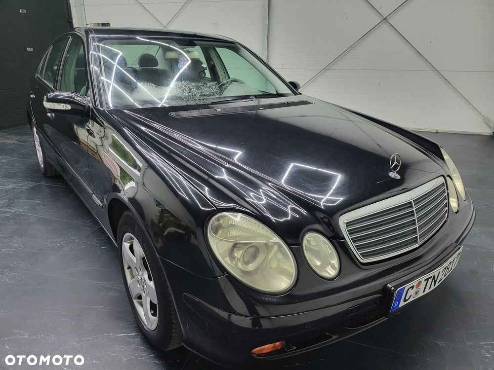 Mercedes-Benz Klasa E 200 Kompressor Classic Sport Edition - 28