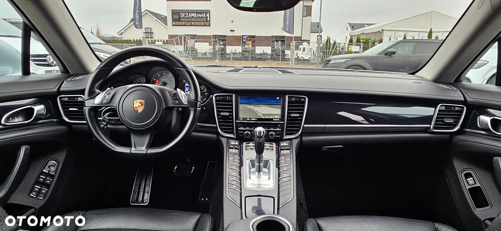 Porsche Panamera - 22