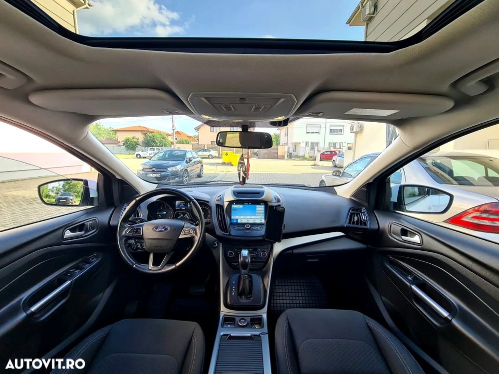 Ford Kuga 1.5 TDCi 2x4 Aut. Titanium - 2