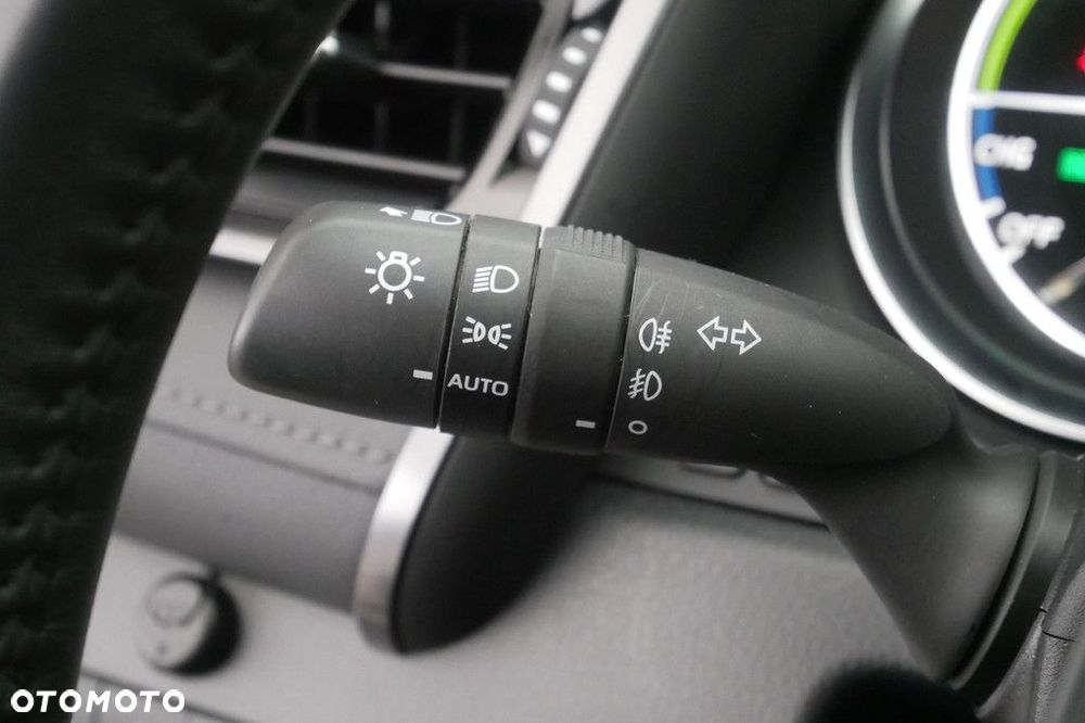 Toyota Camry 2.5 Hybrid Comfort CVT - 25