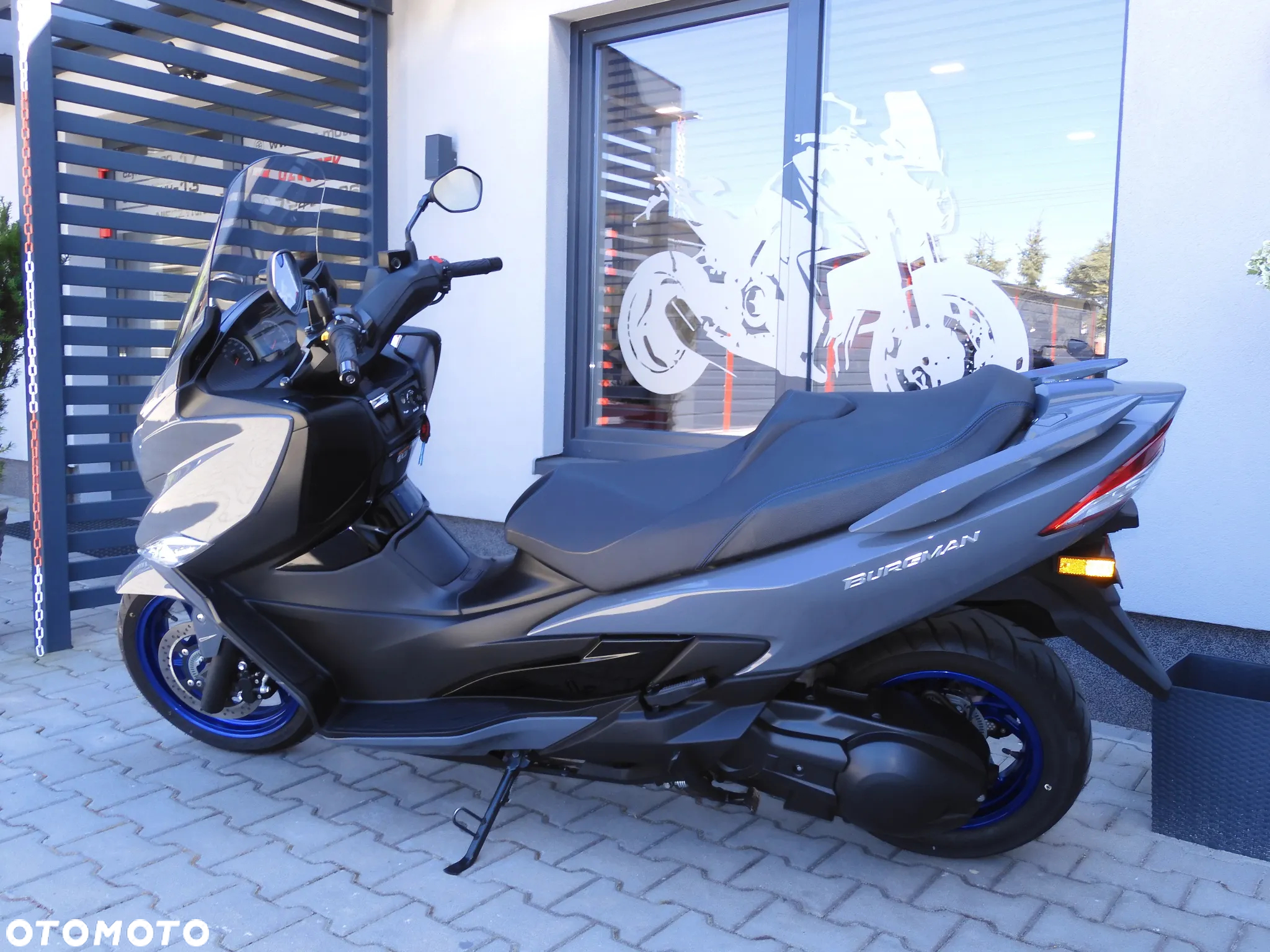 Suzuki Burgman - 22