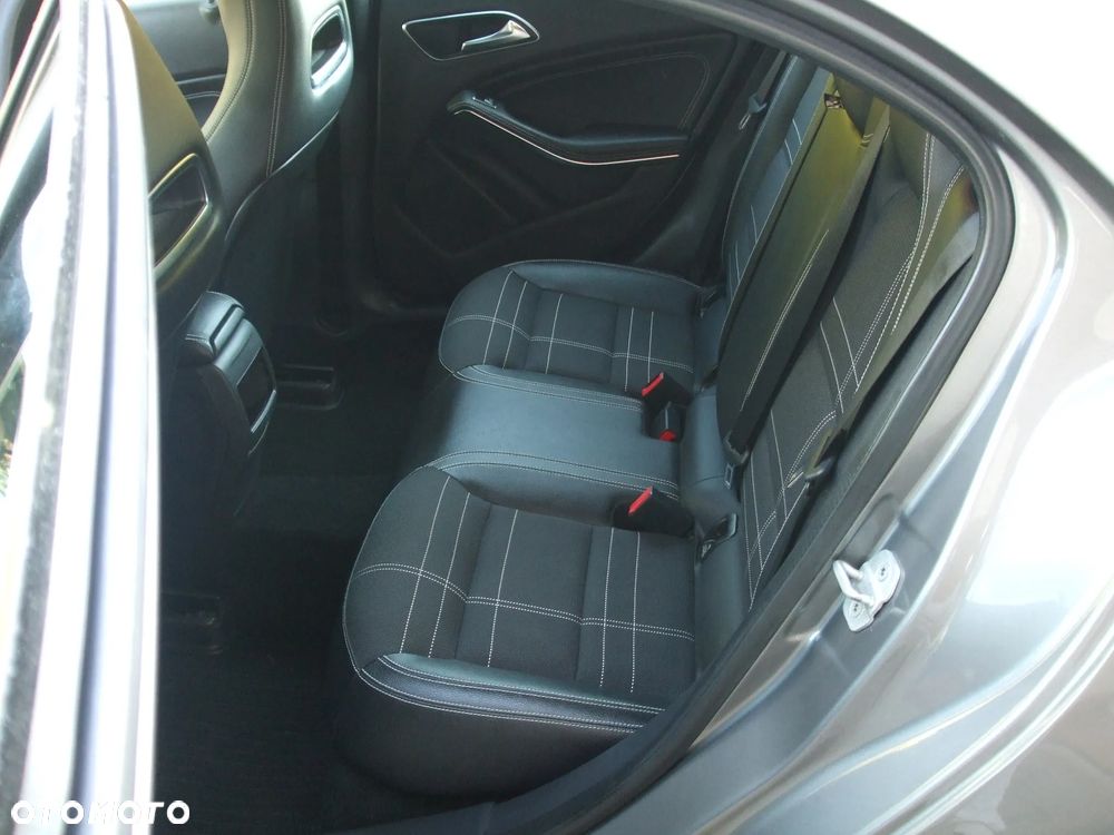 Mercedes-Benz Klasa A 180 CDI BlueEFFICIENCY Edition Style - 26