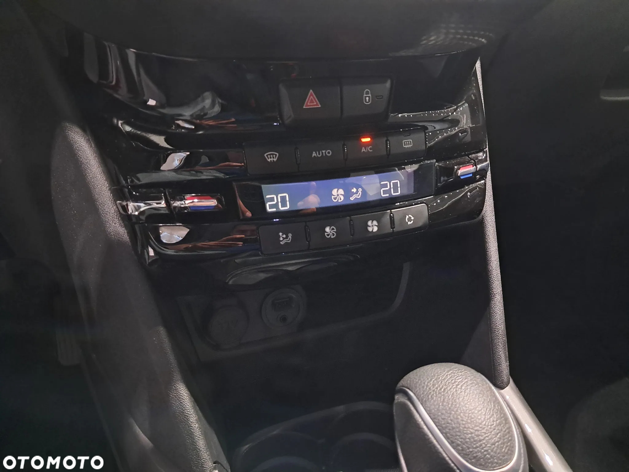 Peugeot 2008 1.2 Pure Tech Allure S&S EAT6 - 20