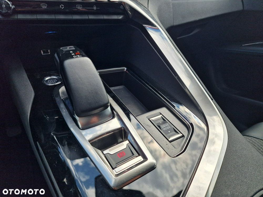 Peugeot 3008 1.6 PureTech Hybrid PHEV Allure S&S EAT8 - 33