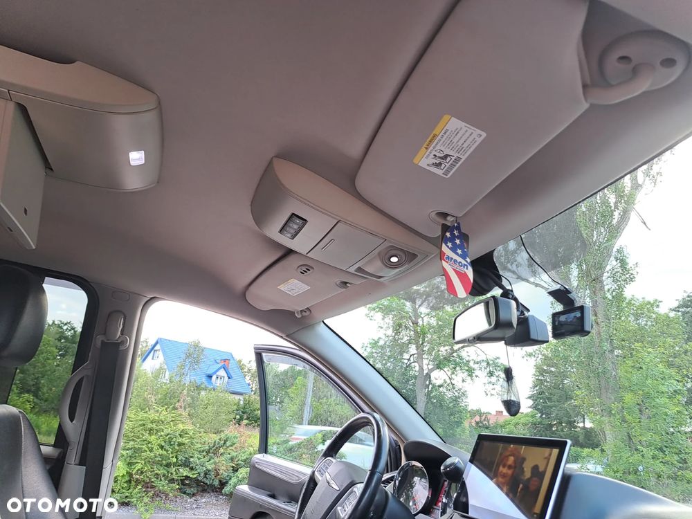 Chrysler Town & Country 3.6 Touring - 22