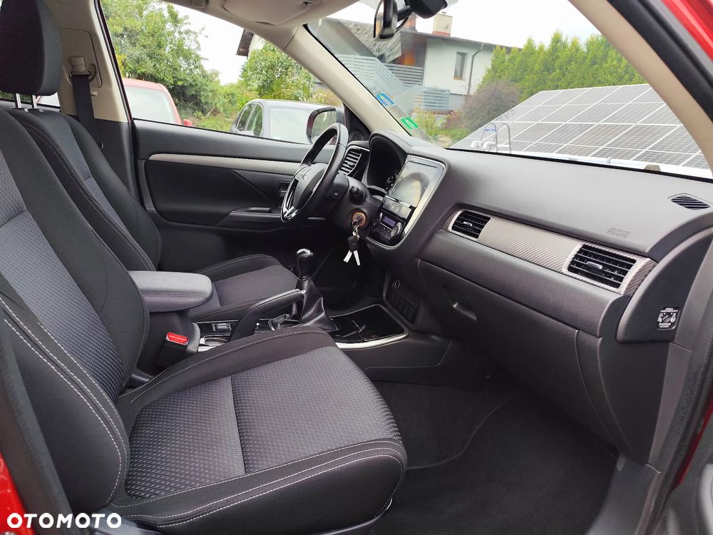 Mitsubishi Outlander 2.0 2WD Inform - 21