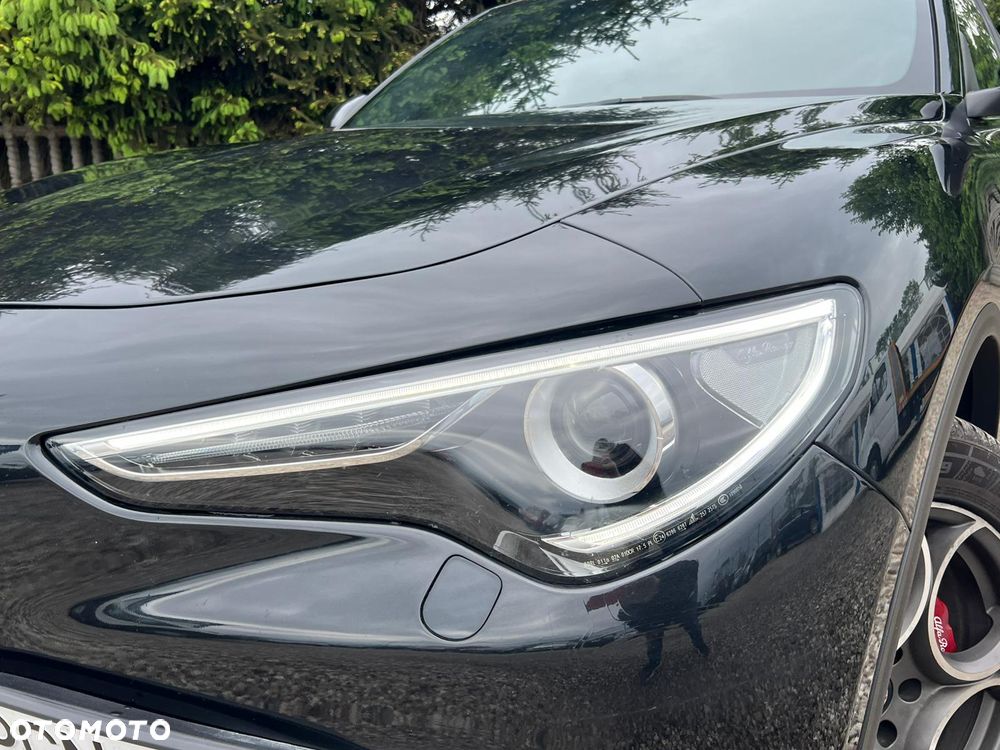 Alfa Romeo Stelvio 2.2 JTDM Executive Q4 - 12
