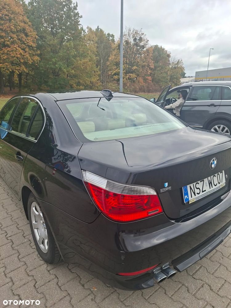 BMW 5 Series 2004 photo 2