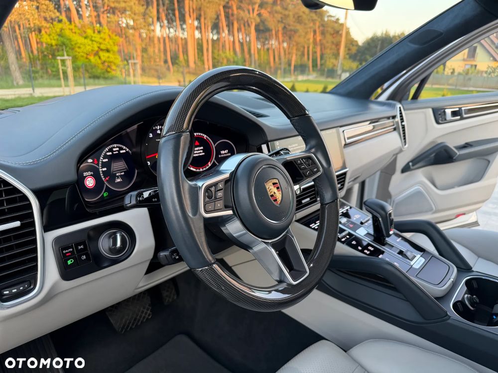 Porsche Cayenne Platinum Edition - 38