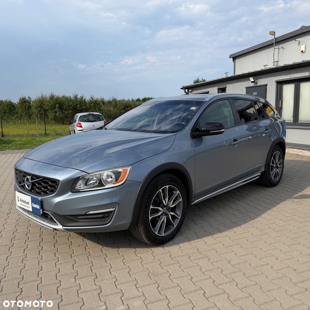 Volvo V60 Cross Country - 3