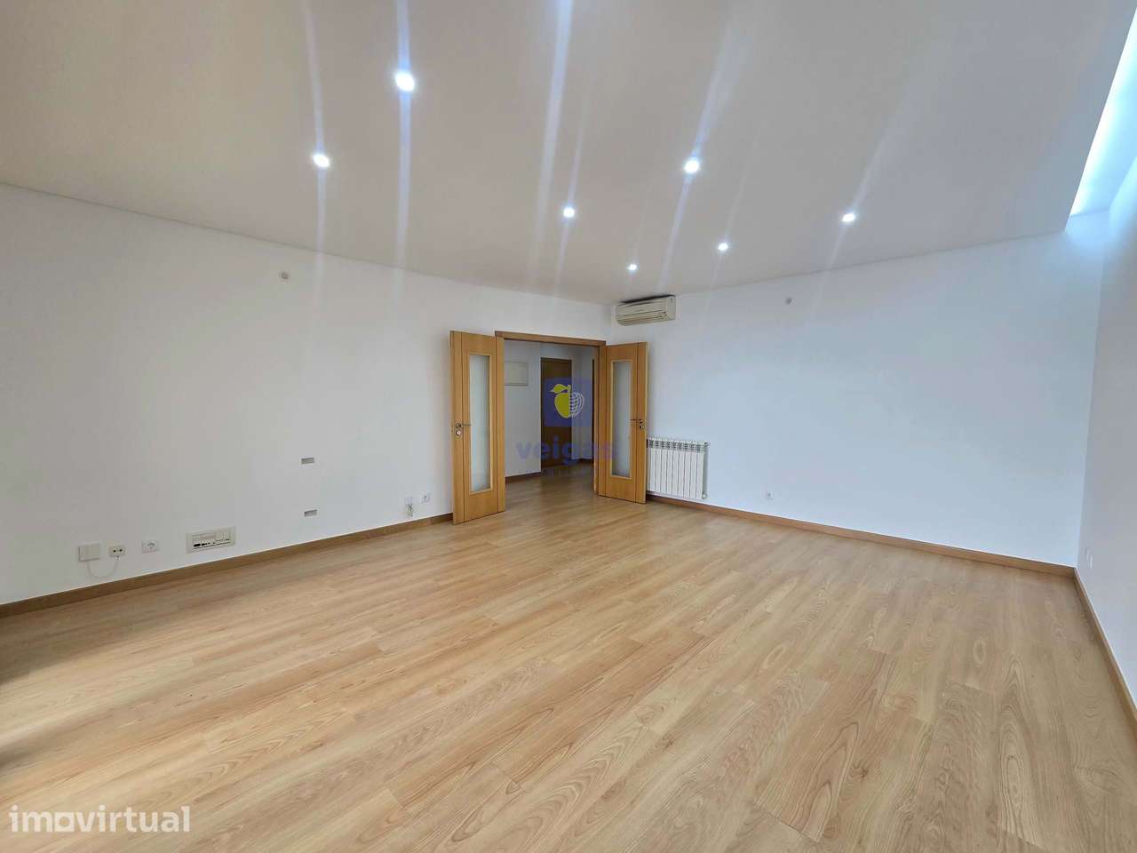Apartamento moderno de 3 quartos no centro de Odivelas com 4 lugares d - Grande imagem: 2/37