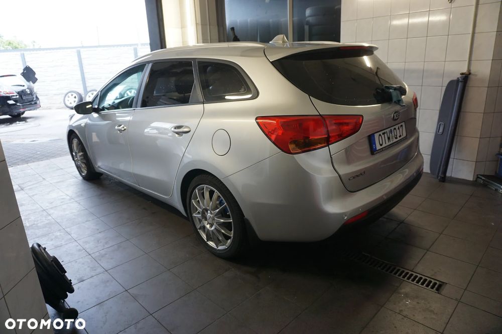Kia Ceed 1.6 GDI Dream Team Edition - 2
