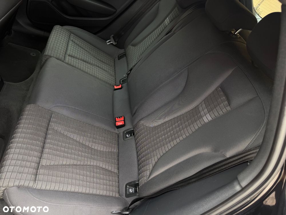 Audi A3 Sportback 2.0 TDI S line Sportpaket - 9