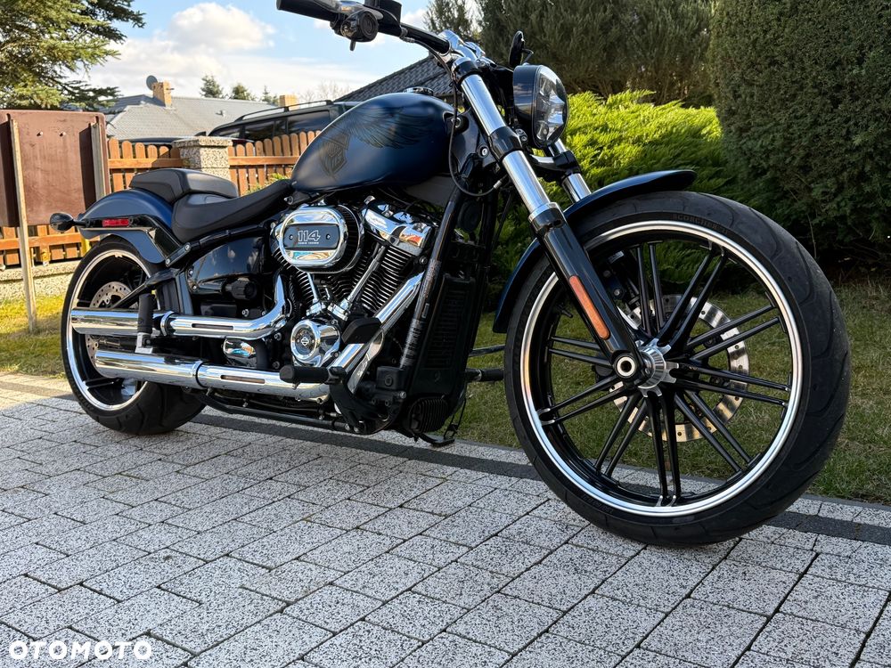 Harley-Davidson Softail Breakout - 3