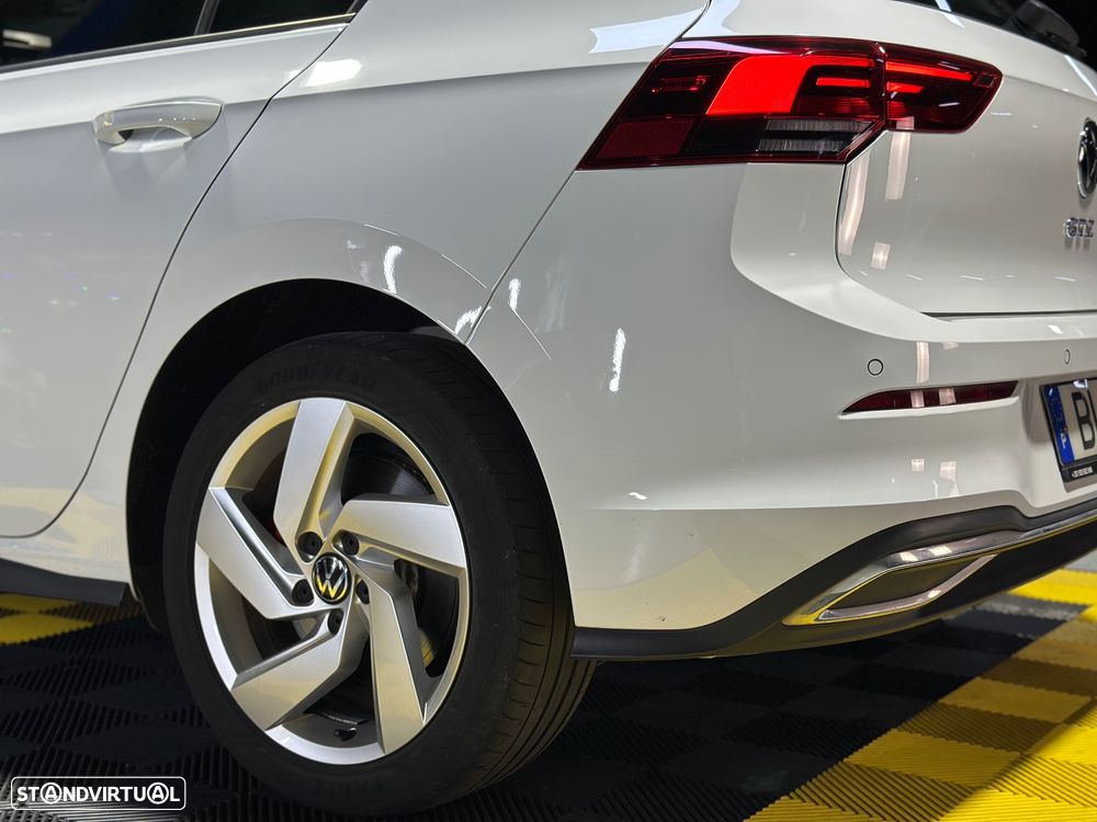 VW Golf 1.4 eHybrid OPF DSG GTE - 11