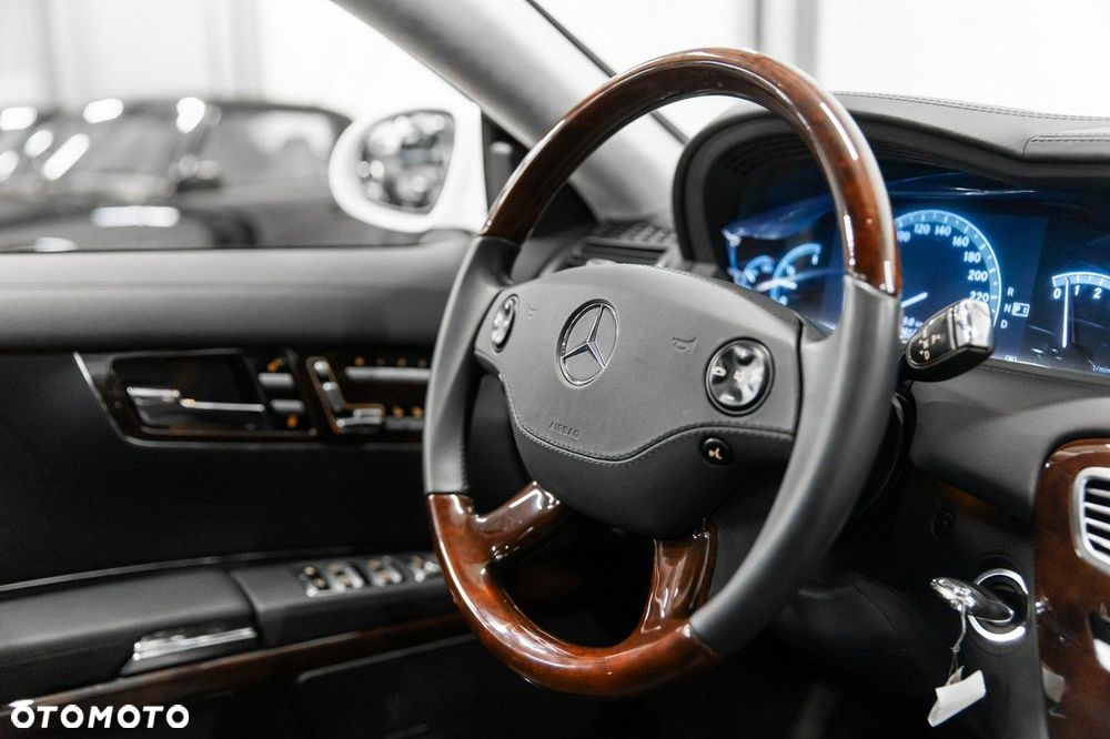 Mercedes-Benz CL 500 7G-TRONIC - 31