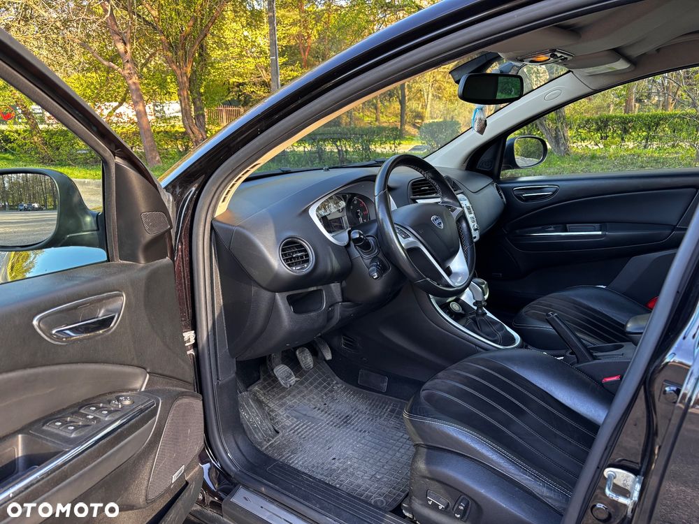 Lancia Delta 1.6 MultiJet 16v Gold - 9