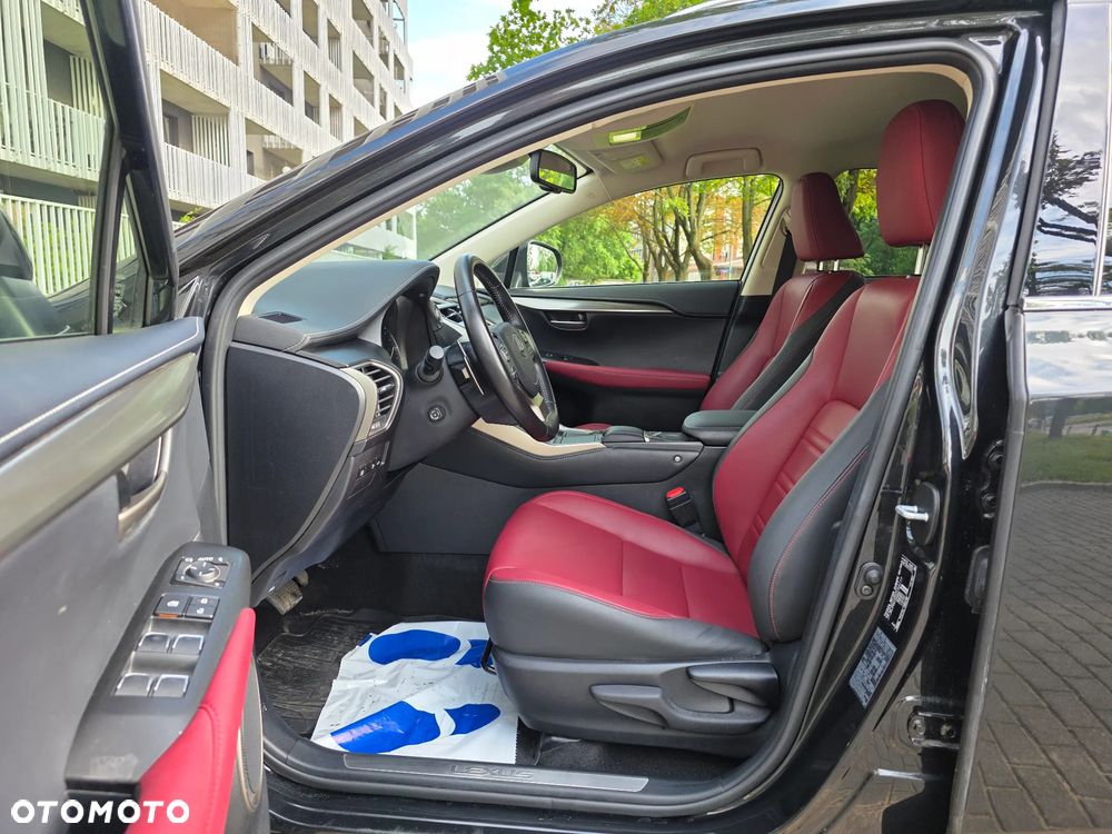 Lexus NX 300h Prestige AWD - 4