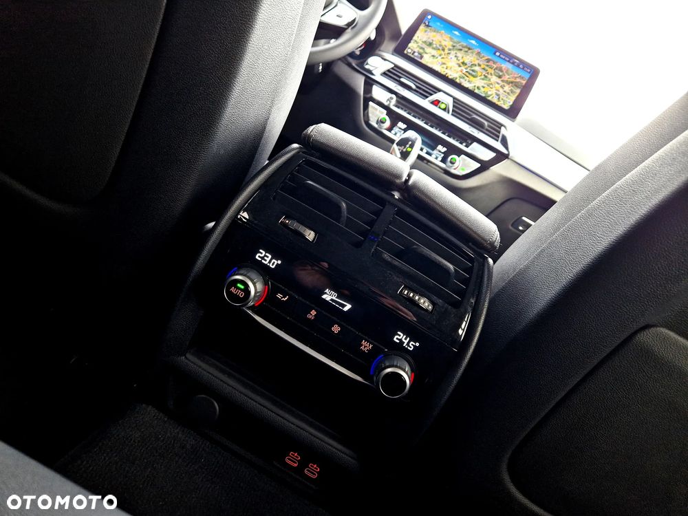 BMW Seria 5 520d xDrive Sport Line - 18