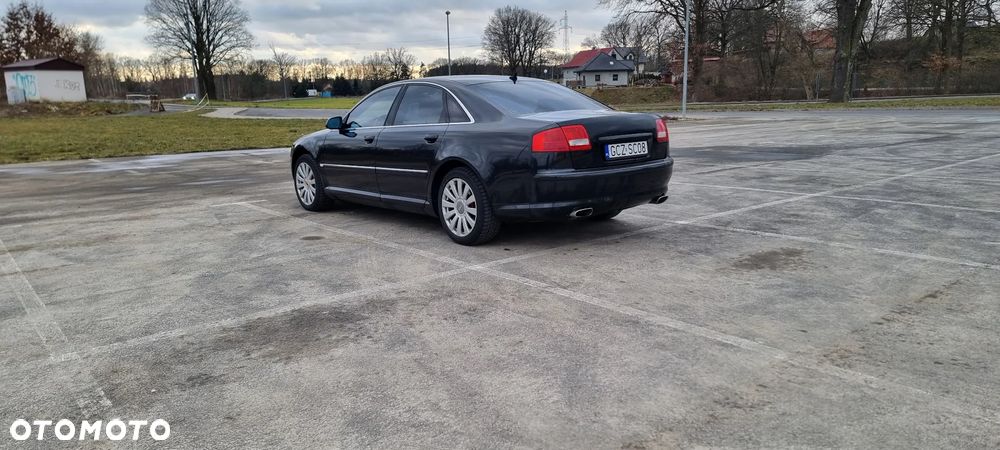 Audi A8 4.2 Quattro - 1