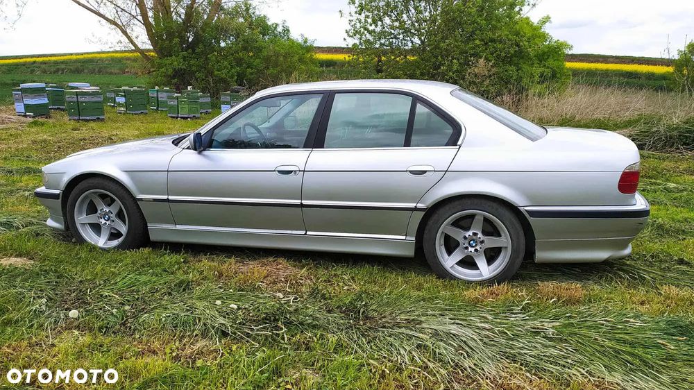BMW Seria 7 735i L - 3