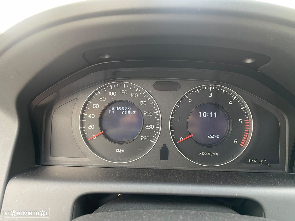 Volvo XC 60 2.4 D Geartronic - 23