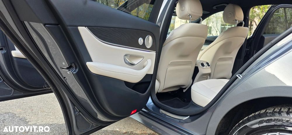 Mercedes-Benz E 300 4MATIC Aut. - 14