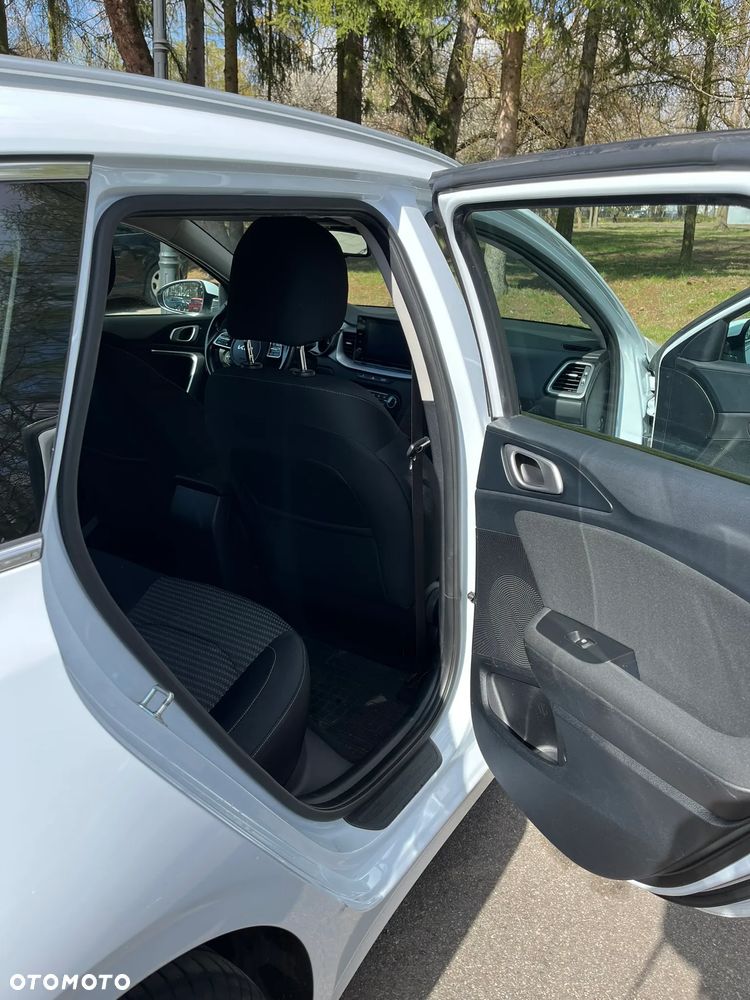 Kia Ceed 1.5 T-GDI M - 12