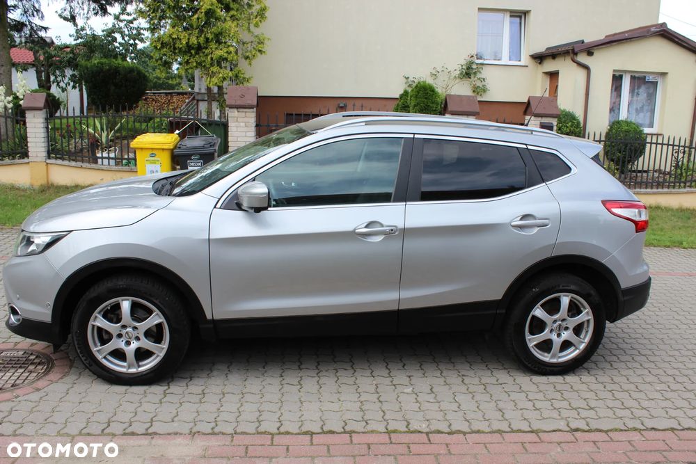 Nissan Qashqai 1.6 DCi Xtronic TEKNA - 4