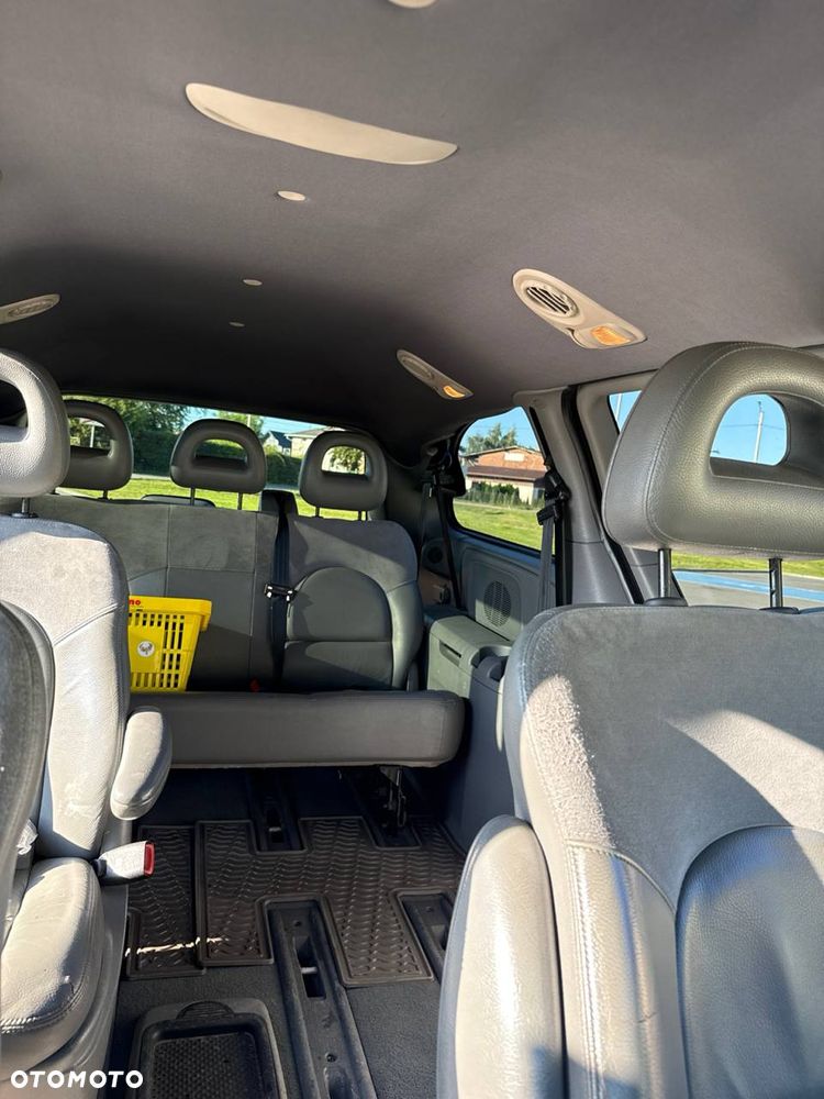 Chrysler Grand Voyager 3.3L LX - 7