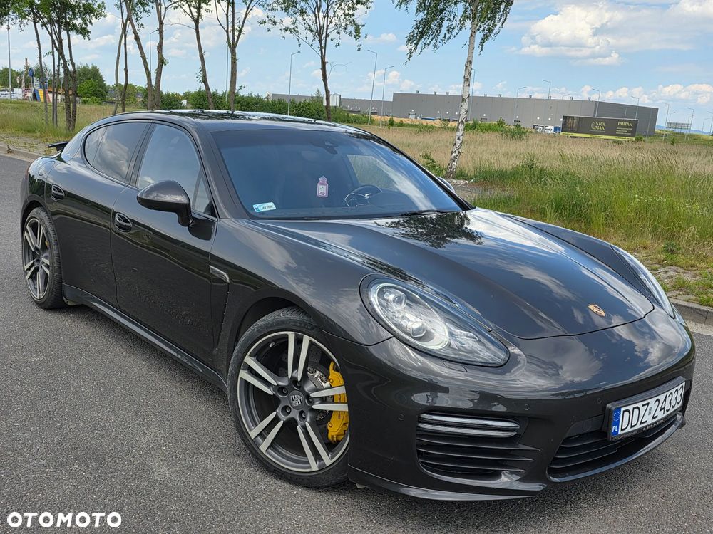 Porsche Panamera GTS PDK - 4