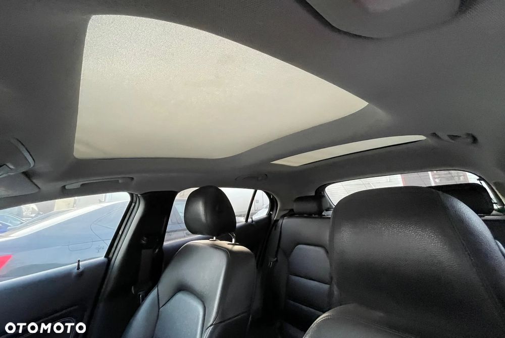 Mercedes-Benz GLA 250 4Matic 7G-DCT - 13