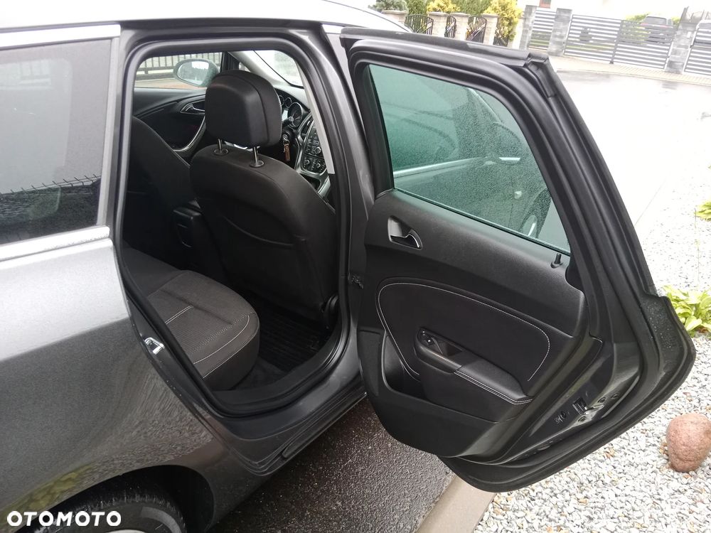 Opel Astra 2.0 CDTI DPF SportsTourer Exklusiv - 9