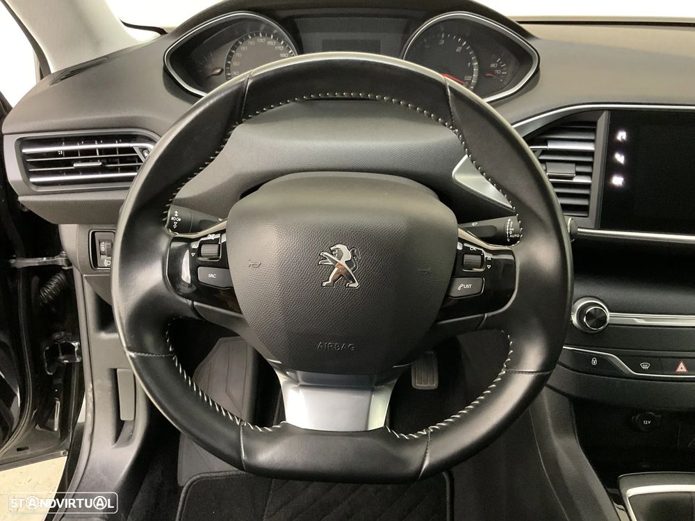 Peugeot 308 SW 1.5 BlueHDi Style - 22