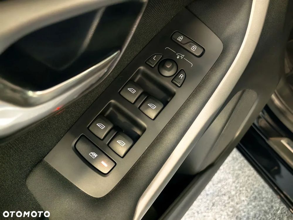 Volvo V40 D3 Summum - 10