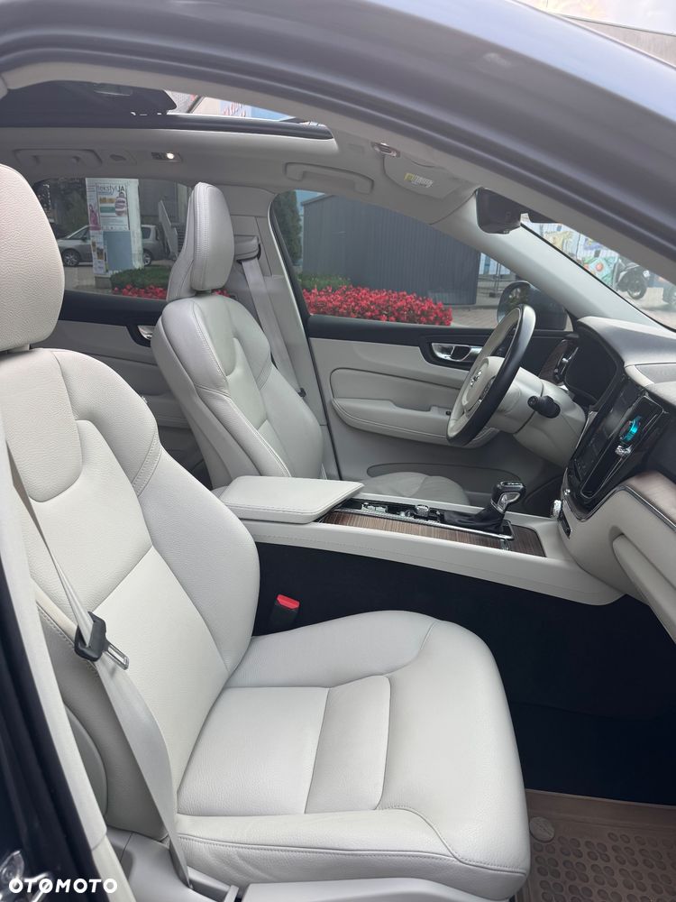 Volvo XC 60 T5 AWD Momentum - 3