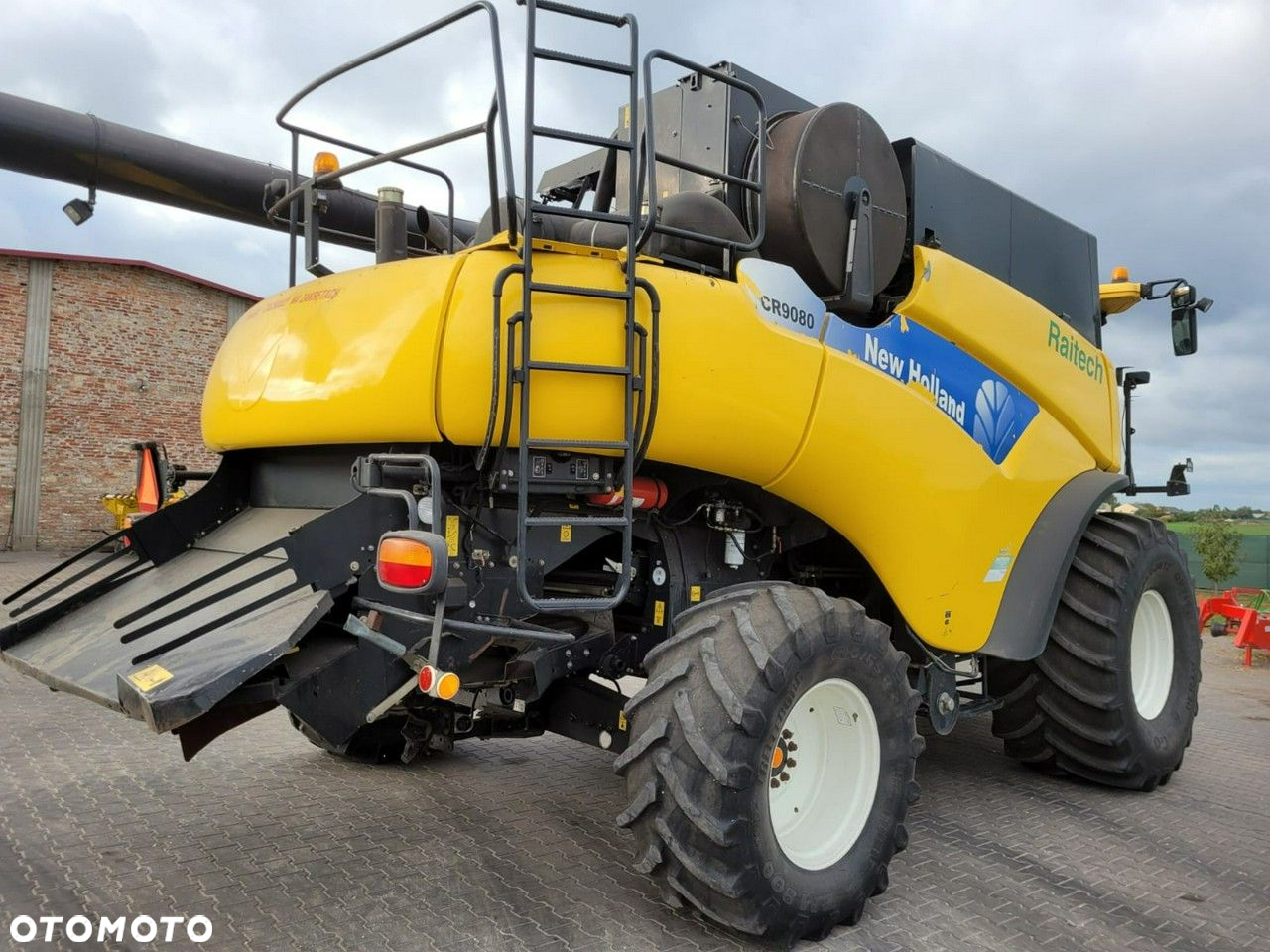 New Holland - 8