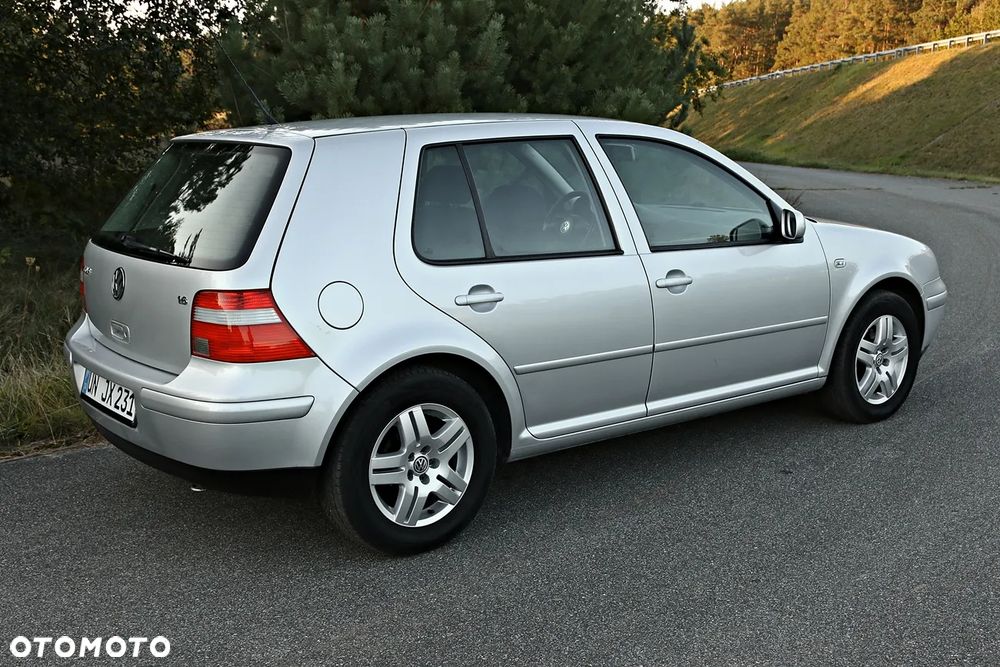 Volkswagen Golf 1.6 Comfortline - 20