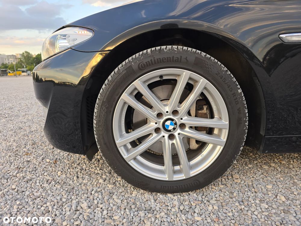 BMW Seria 5 525d xDrive Sport-Aut - 14