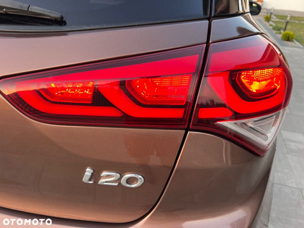 Hyundai i20 1.1 CRDi YES Gold - 26